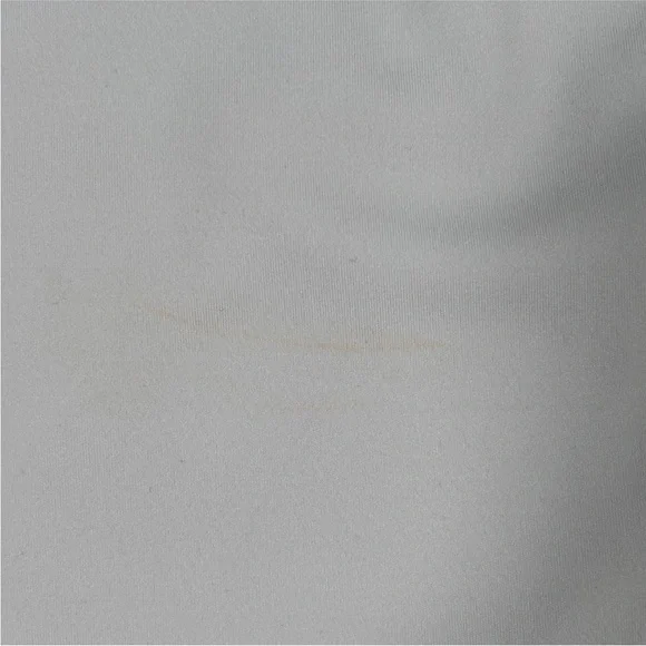 Lululemon Nulux Racerback Cropped Tank  Women’s Xsmall (0/2) Vapor Light Gray - Picture 4 of 10